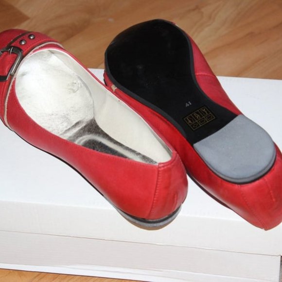 Plus size women's ballet flats